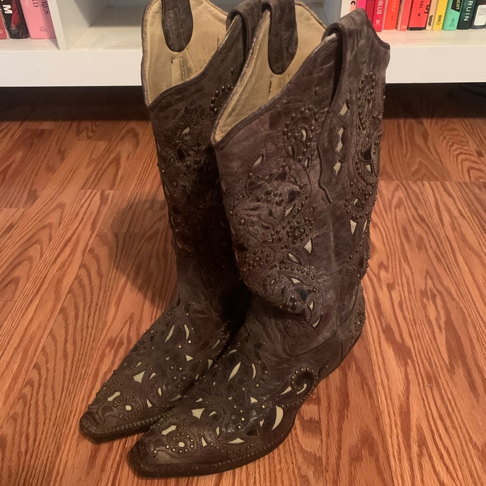 Corral boots 7.5 studded